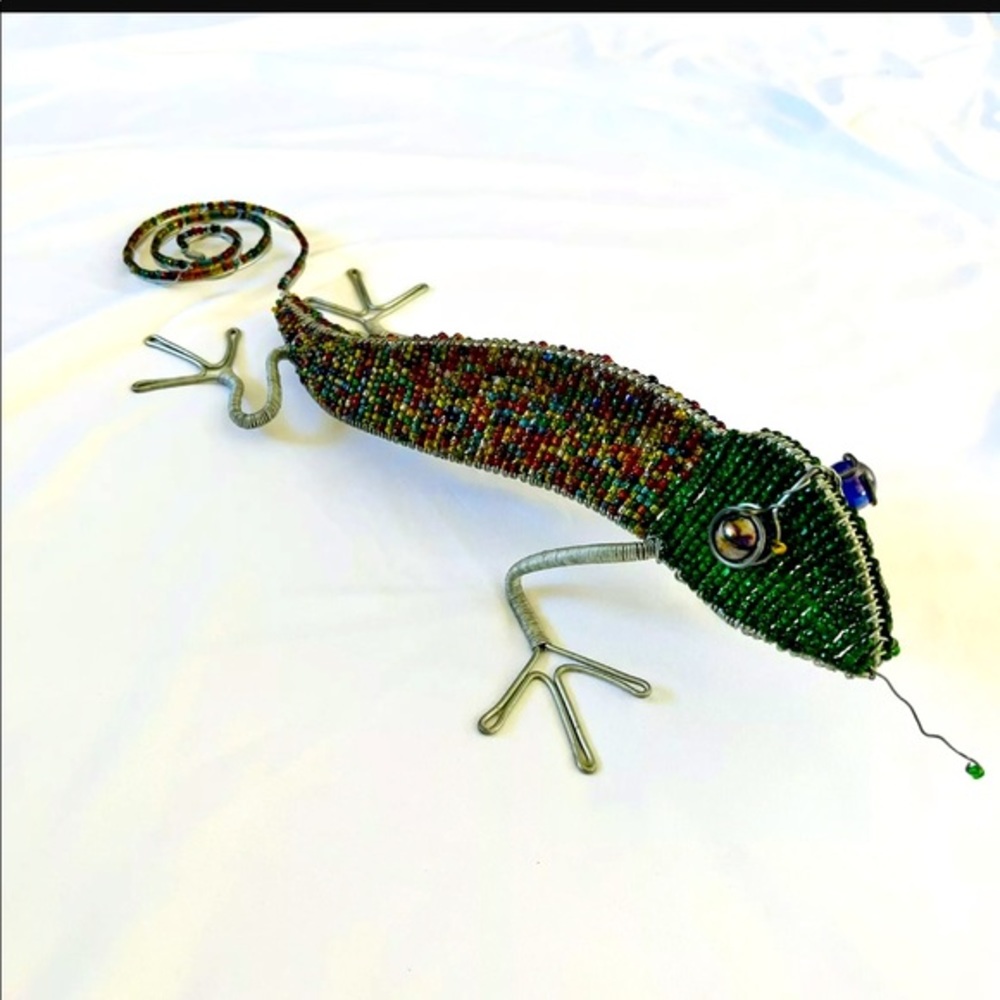 BEADWORX Grass Roots LIZARD/GECKO Handcrafted Figurine Glass Beads Wire 19 in